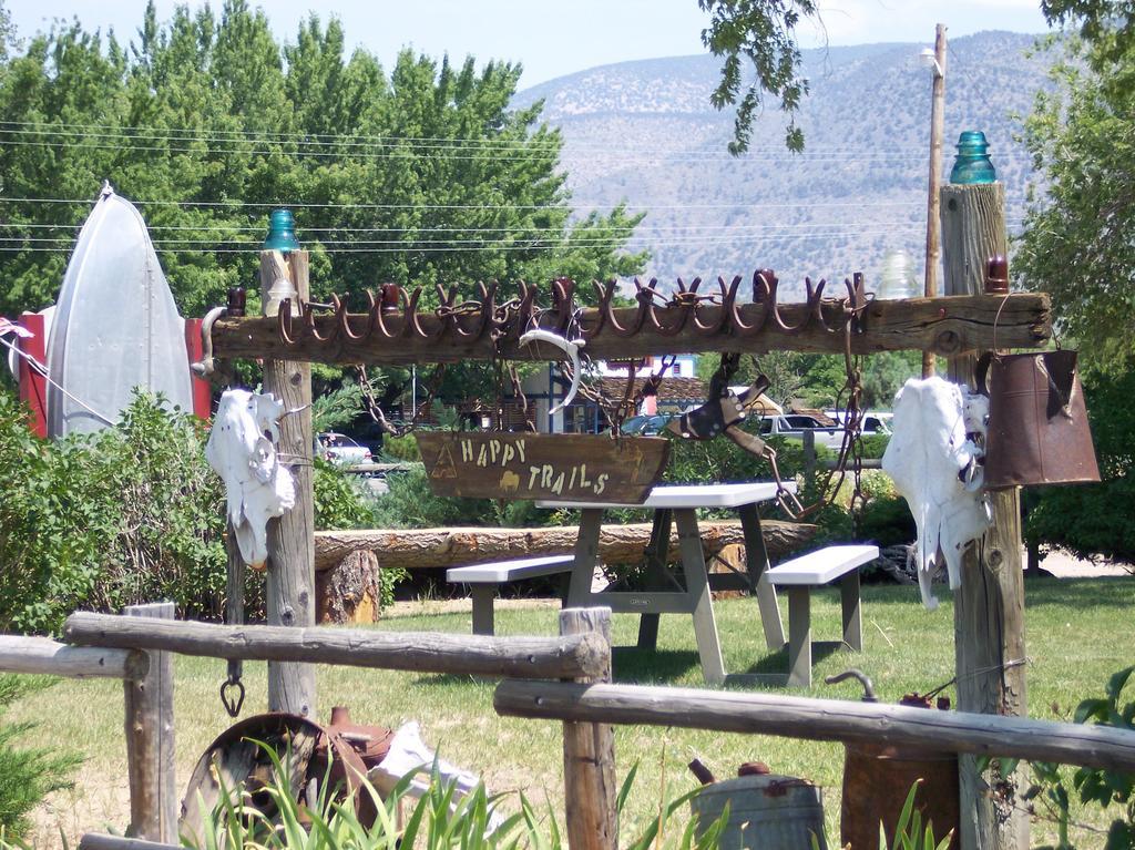 Toiyabe Motel Walker エクステリア 写真